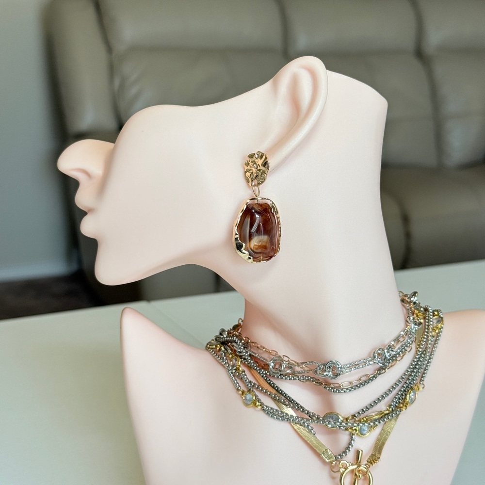 Gold-Tone Earrings with Brown Marbled Resin Drops - Picture 3 of 11
